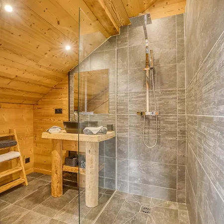 L'ecureuil: Spacious Chalet-style Duplex With Mountain Views Apartment