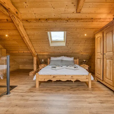 L'ecureuil: Spacious Chalet-style Duplex With Mountain Views Apartment *
