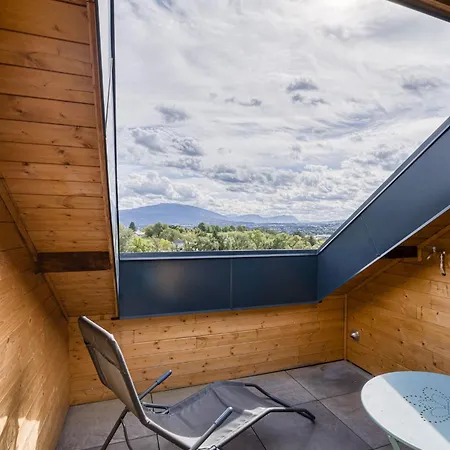 Apartment L'ecureuil: Spacious Chalet-style Duplex With Mountain Views
